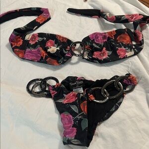Beach bunny Call her majesty bikini